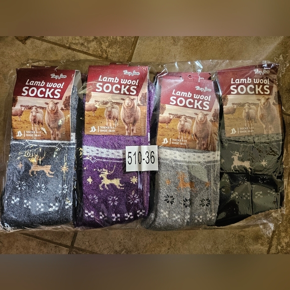 12 Pairs Women Wool Socks Winter Lamb Wool Warm Socks Christmas Reindeers NEW - Picture 6 of 6